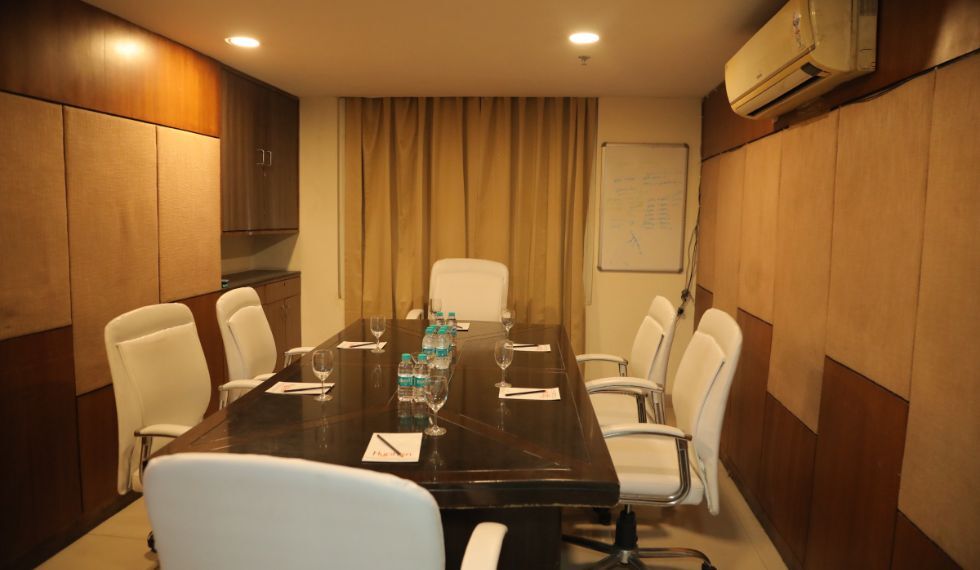meeting rooms at hyphen business hotel in noida 