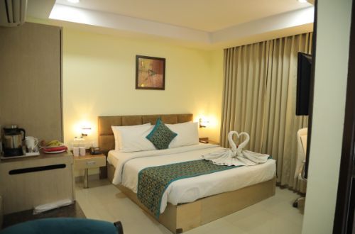 Hyphen grand hotel room in haridwar