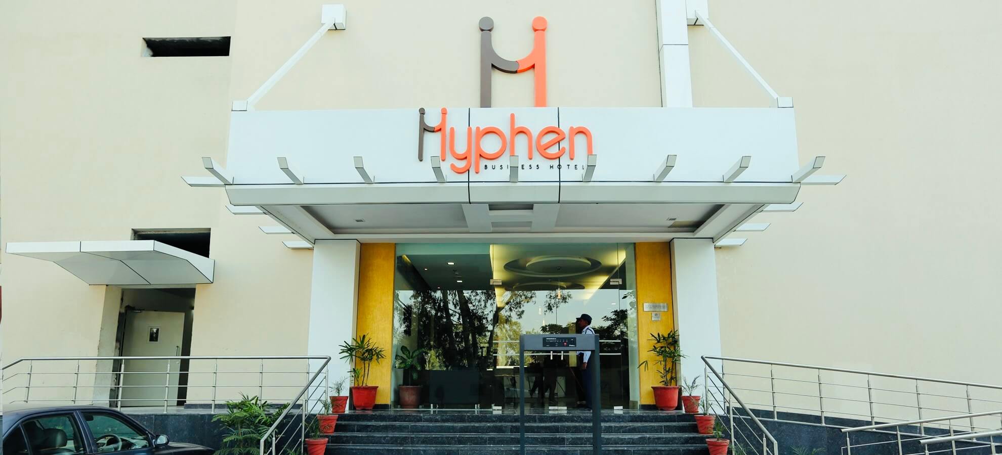 hyphen hotel meerut