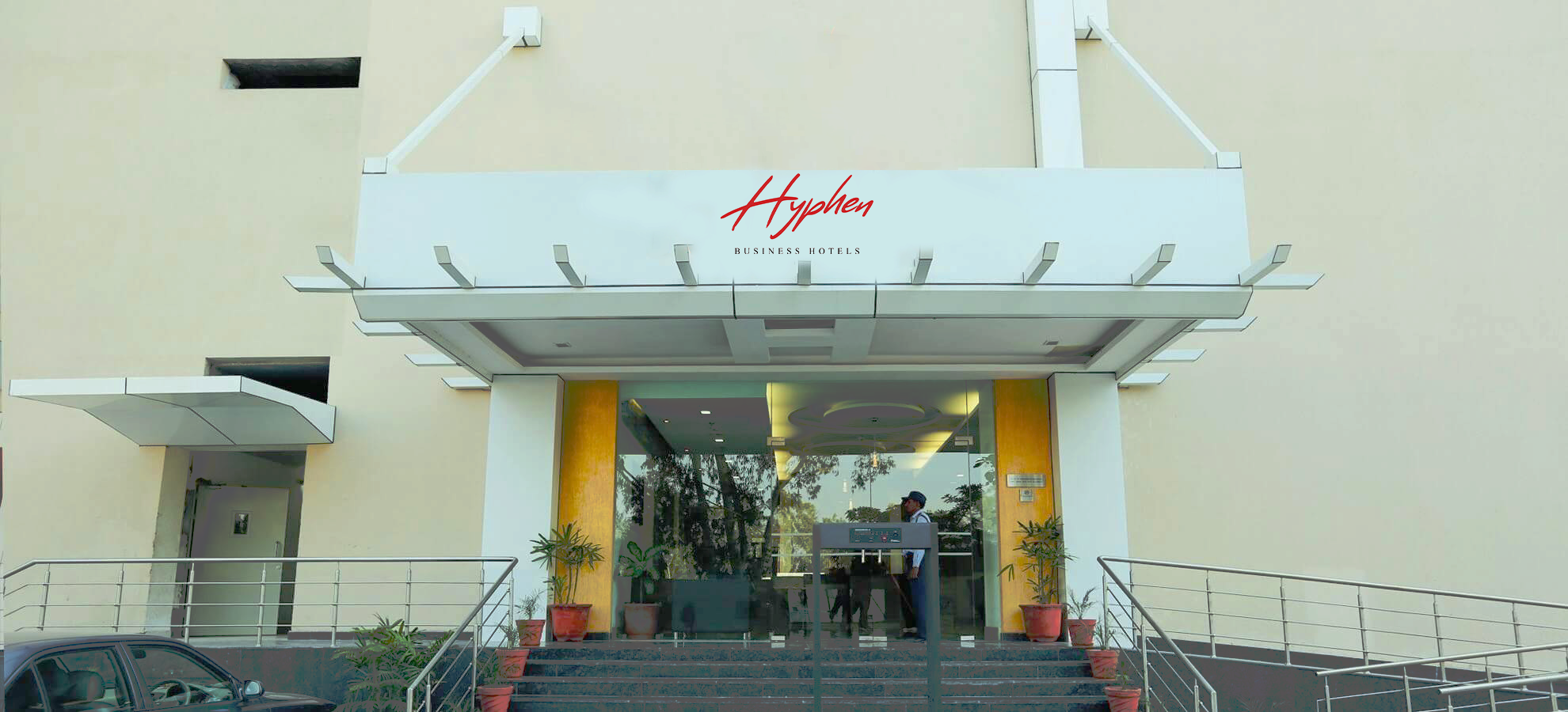 hyphen hotel meerut