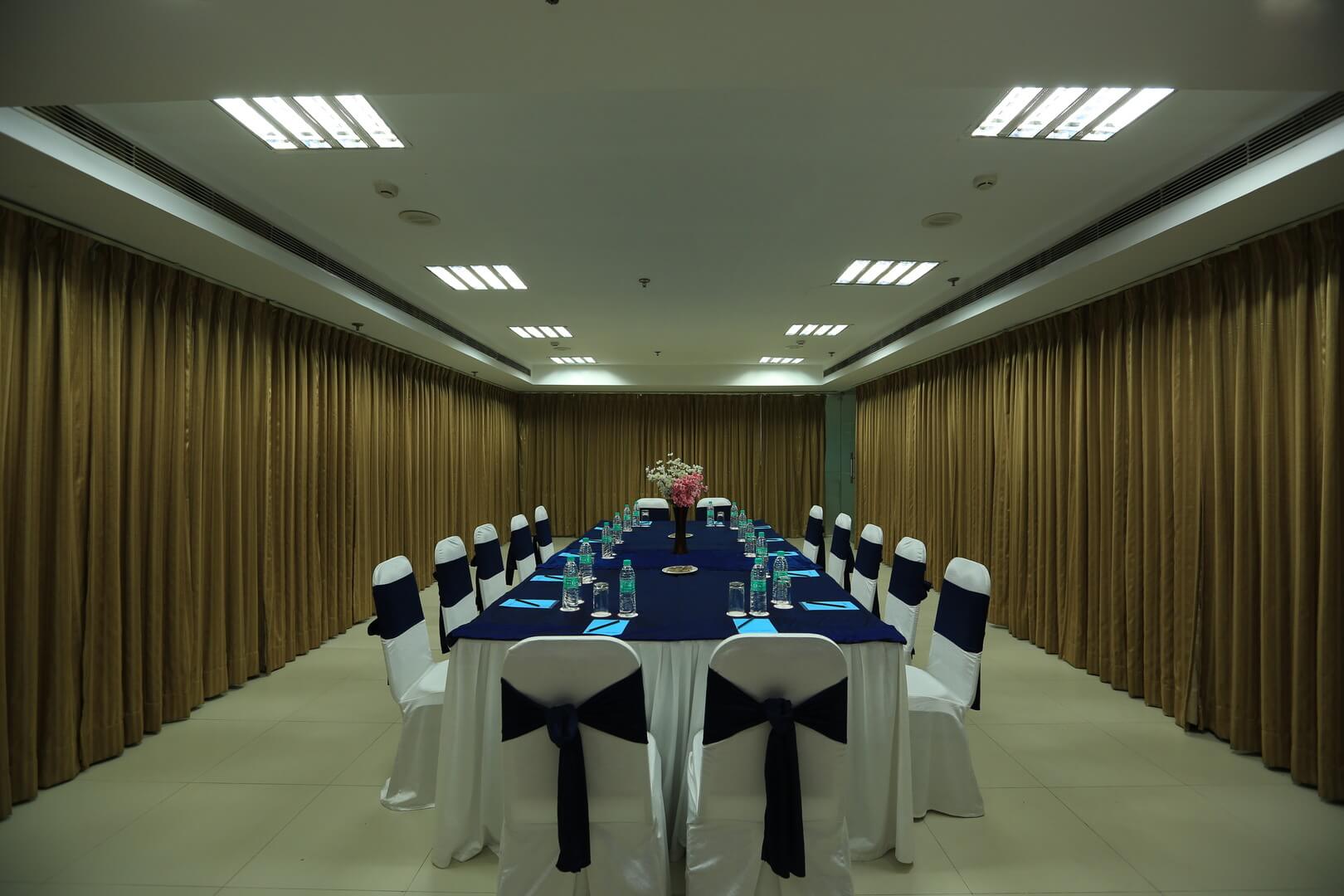 meeting rooms at hyphen business hotel in noida 